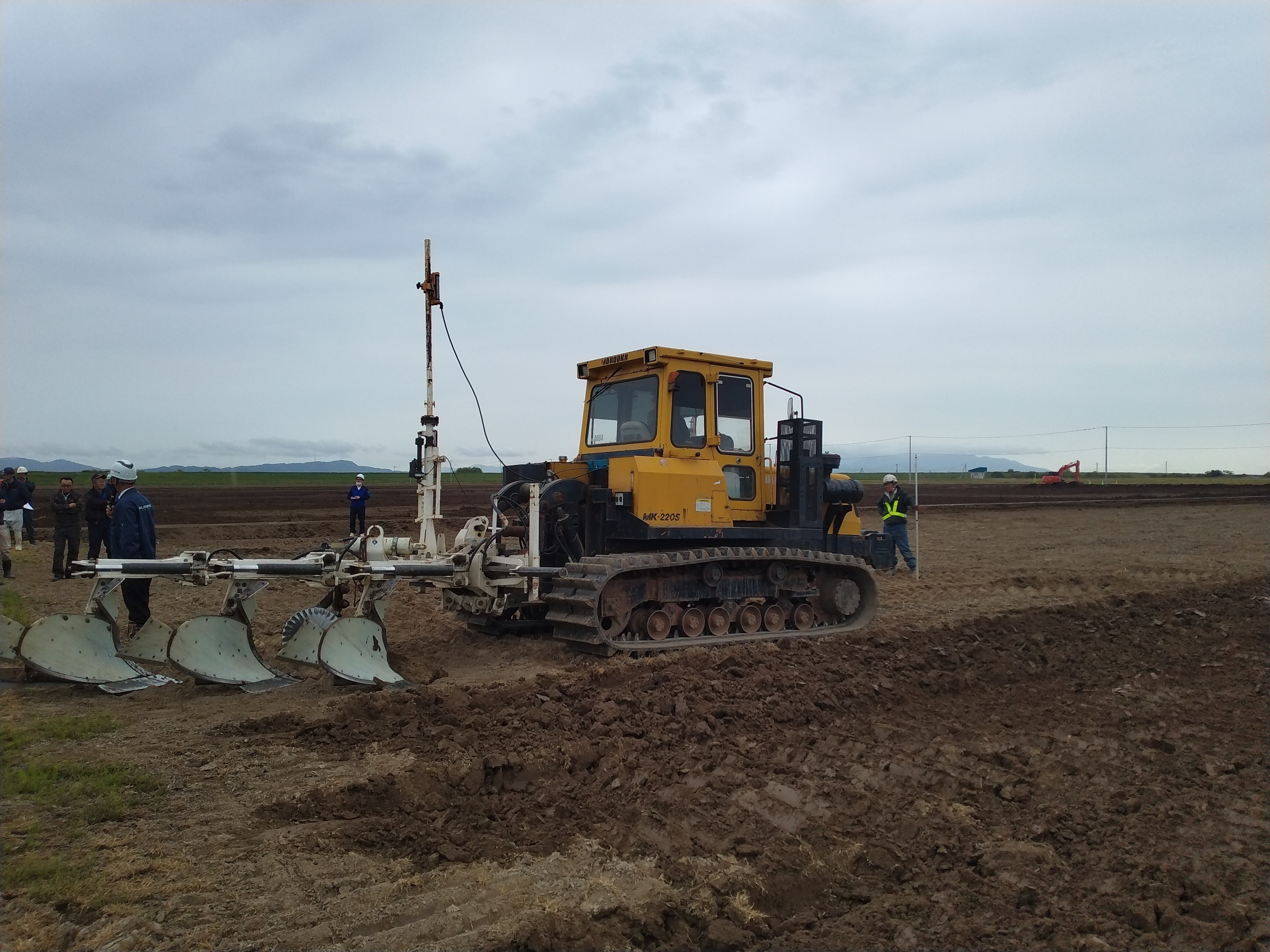 反転均平工法施工中の写真