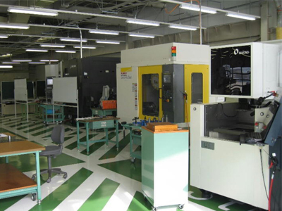 多種多様な実習設備（工作機械）画像２