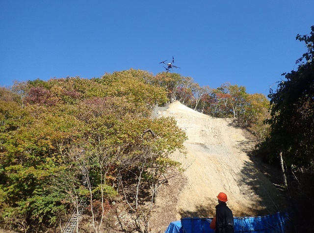 資材運搬の様子