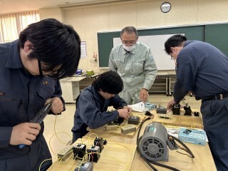 R6機械技術科1年時間講師4