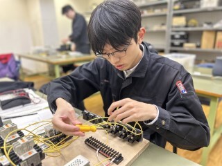 R6機械技術科2年時間講師2