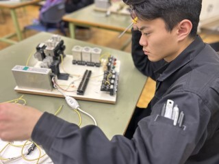 R6機械技術科2年時間講師4