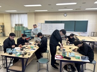 R5機械技術科1年時間講師3