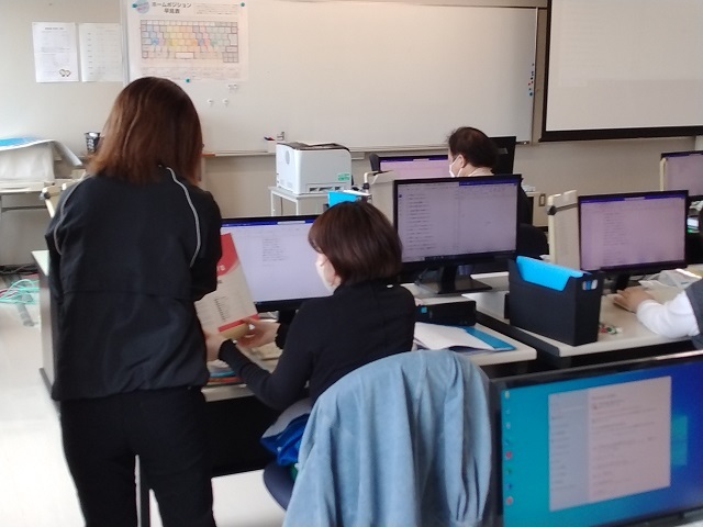 PC経理科訓練の様子
