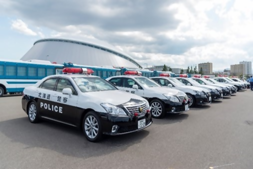 警察車両の整備・維持 (PNG 215KB)