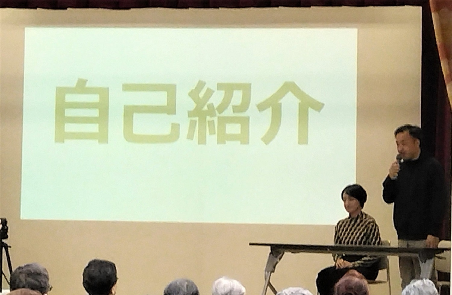 松本さん（講演中）