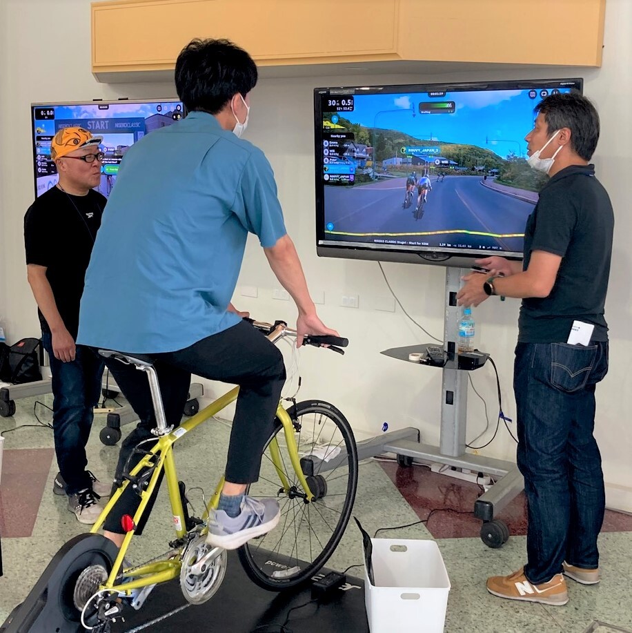 バーチャルサイクリング体験の様子