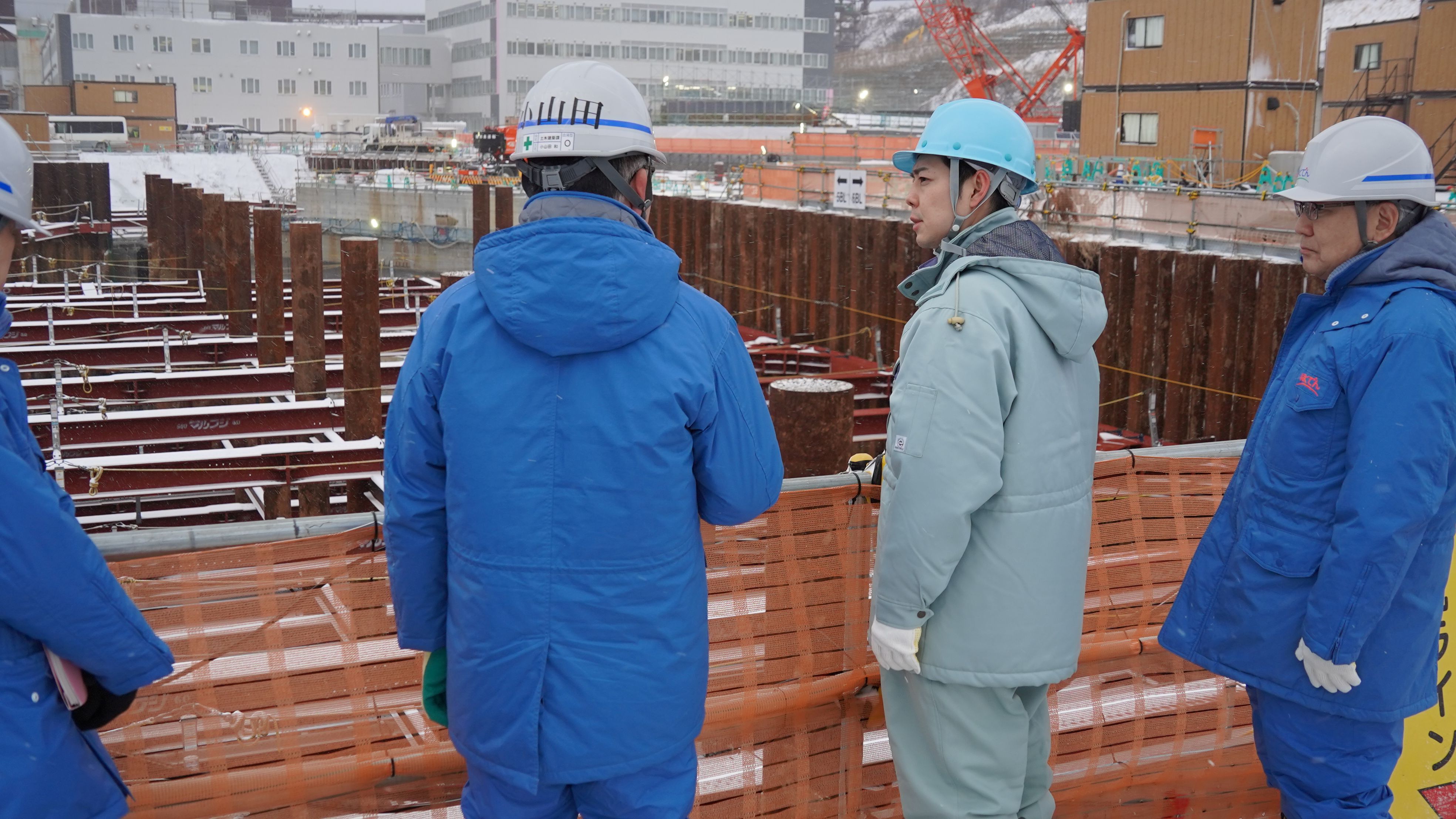 防潮堤 (掘削工事部) (JPG 977KB)