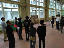 見学1建築 (JPG 18.9KB)