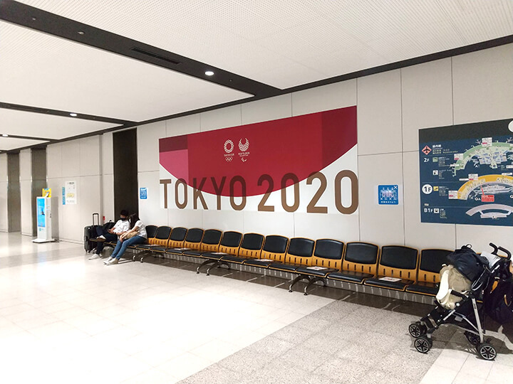 国内線1階 到着口1番手荷物受取所内壁面・柱(1) 国内線1階 到着口1番手荷物受取所内壁面・柱(1)