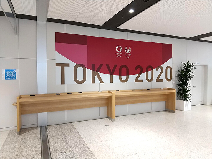 国内線1階 到着口1番手荷物受取所内壁面・柱(2) 国内線1階 到着口1番手荷物受取所内壁面・柱(2)