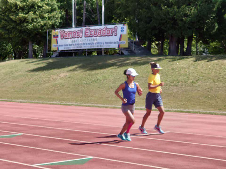 東陵公園陸上競技場での練習の様子